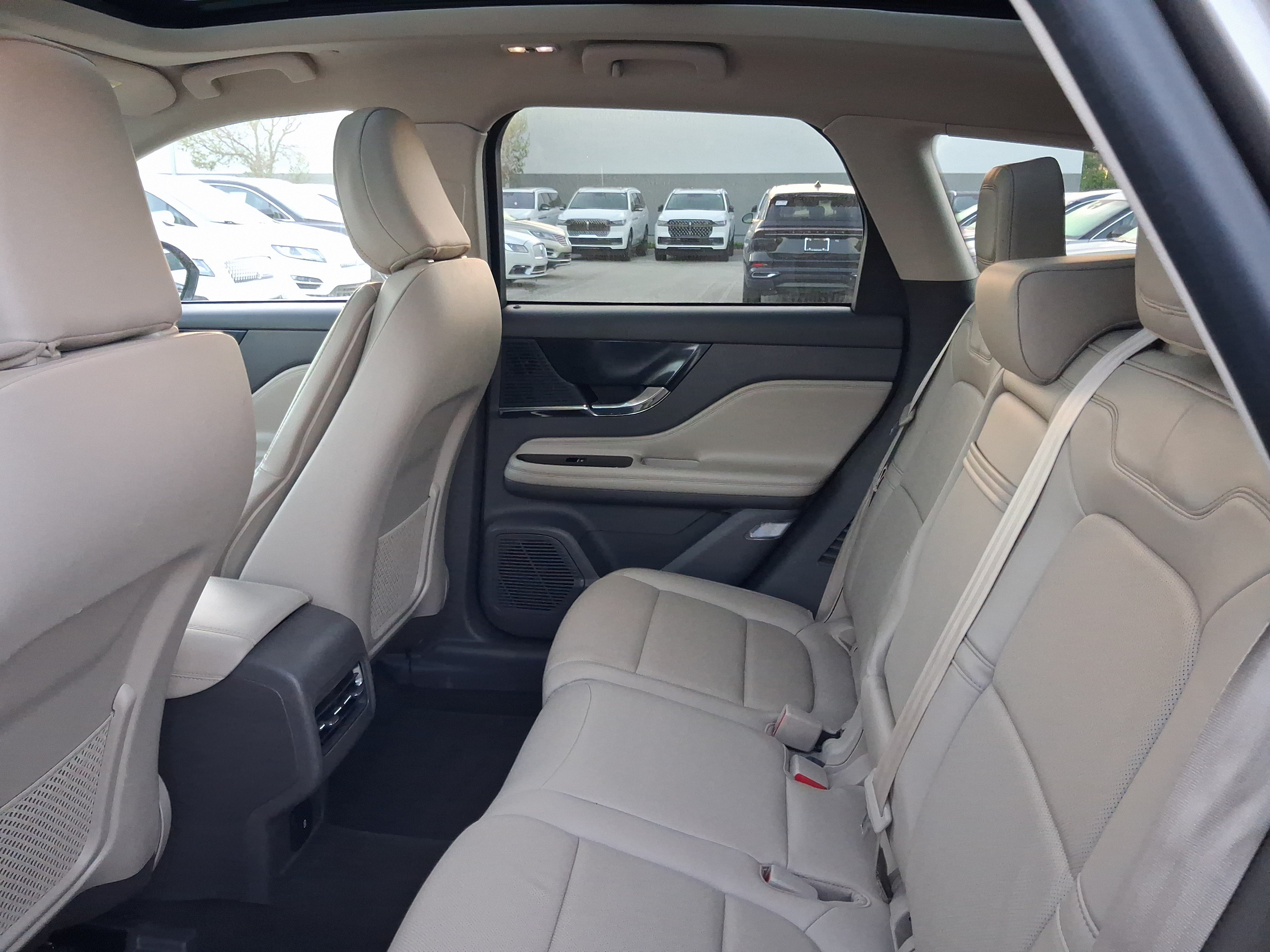 Certified 2021 Lincoln Corsair FWD w/ Premium Package image 6