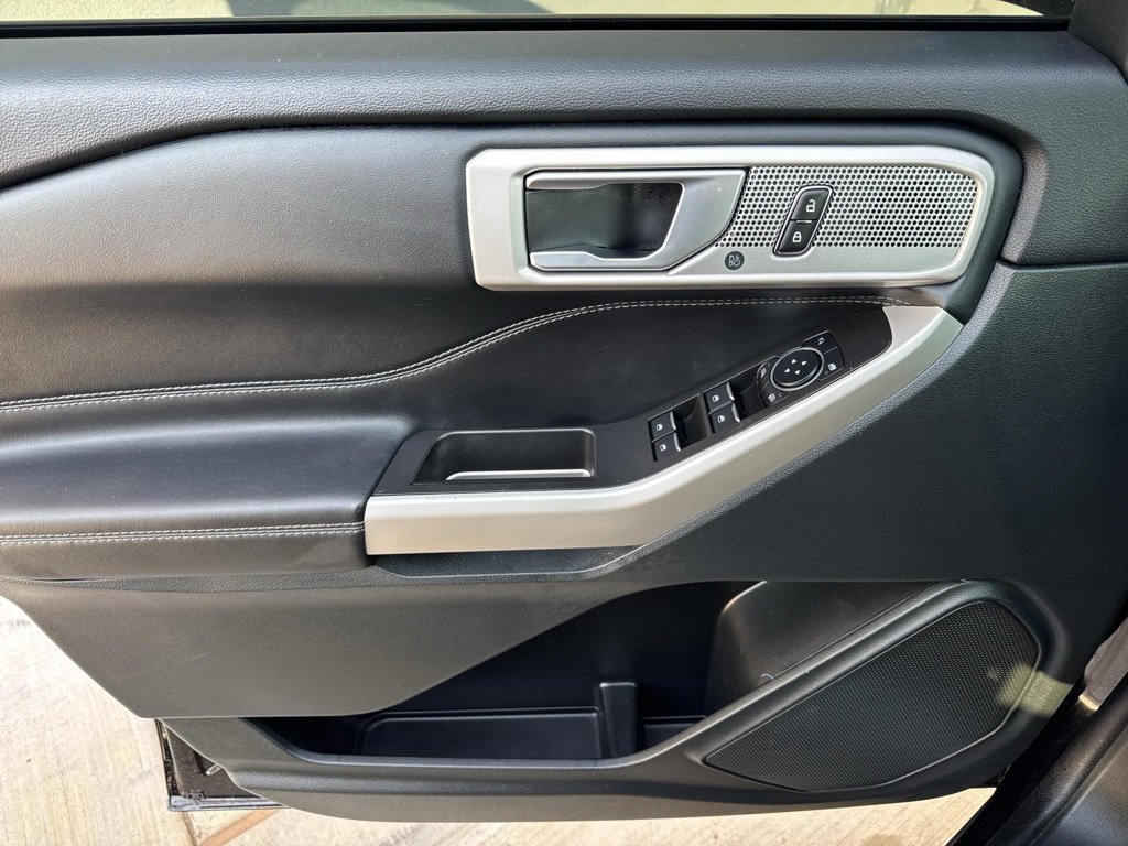 Used 2024 Ford Explorer Limited image 17