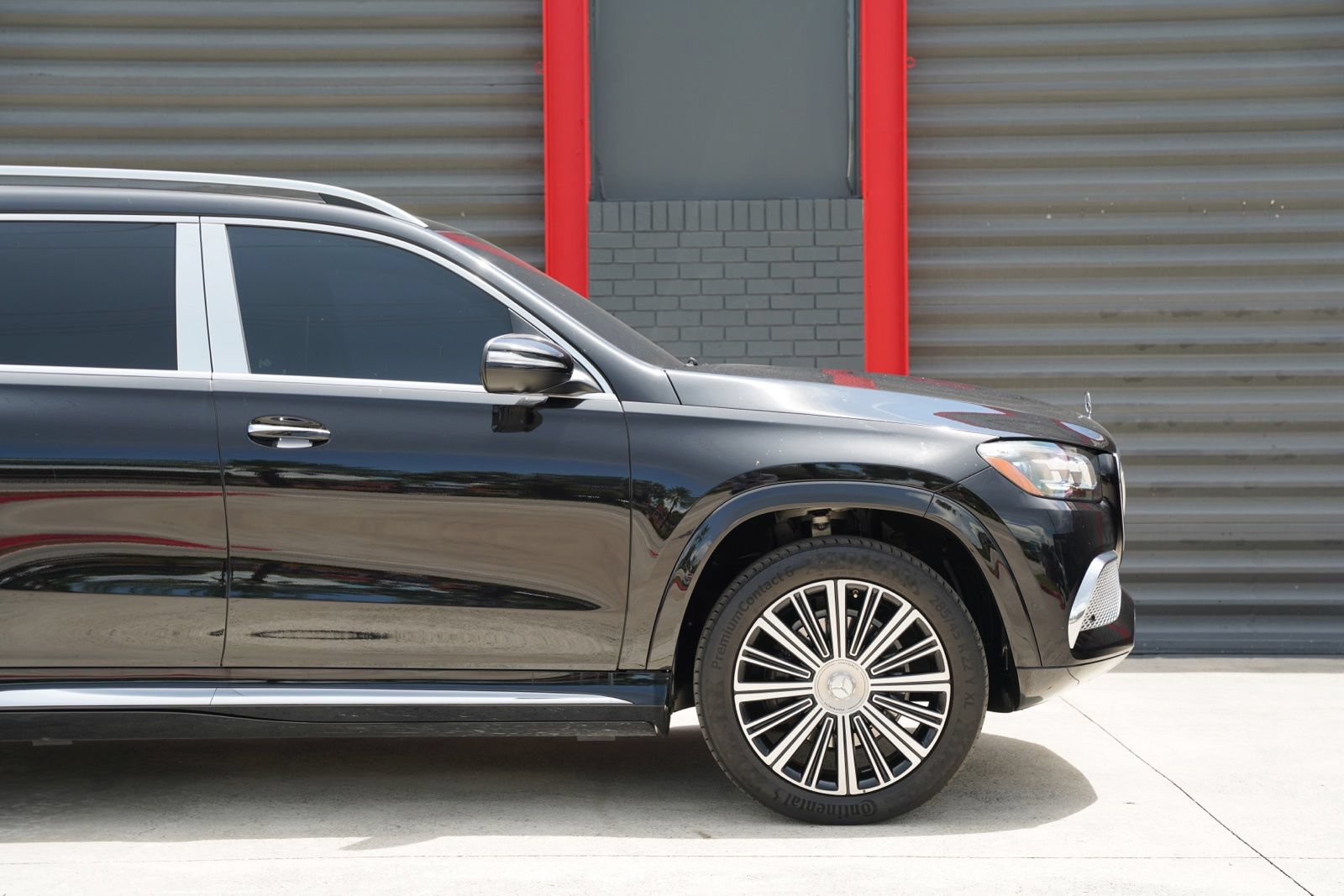 Used 2023 Mercedes-Benz Maybach GLS 600 4MATIC image 4