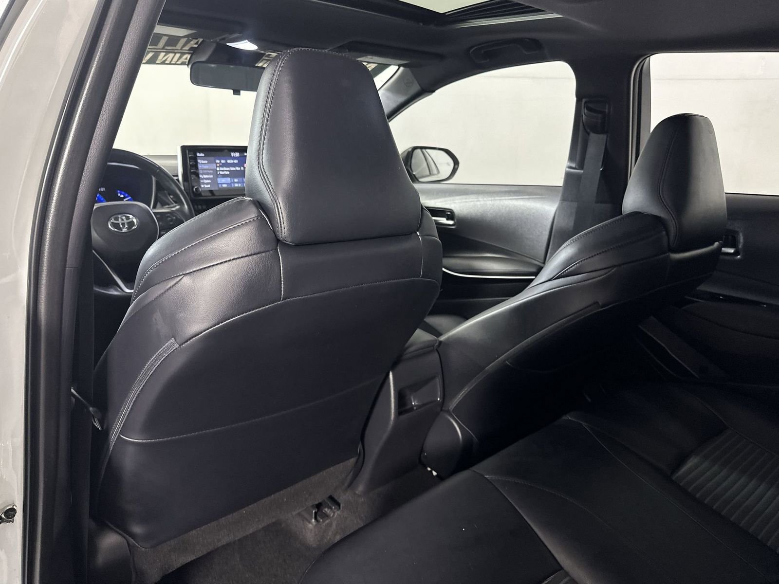 Used 2020 Toyota Corolla XSE FWD image 24