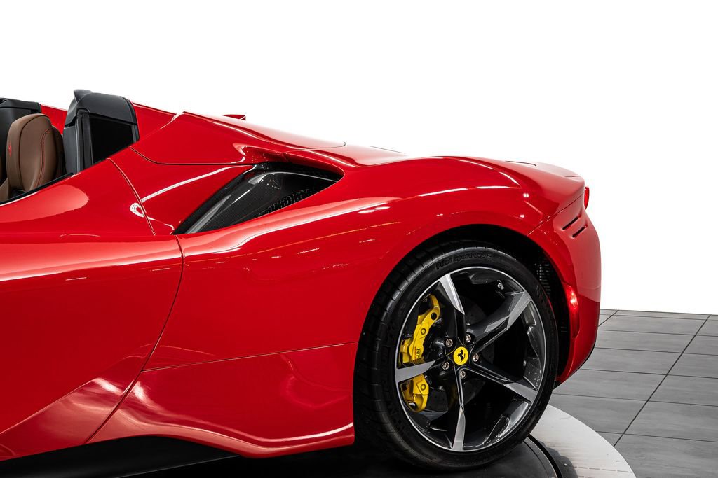 Used 2023 Ferrari SF90 Spider Base image 21