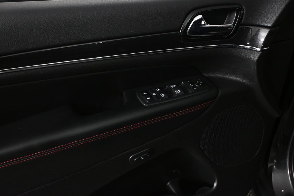 Used 2020 Jeep Grand Cherokee Trailhawk AWD/4WD image 8