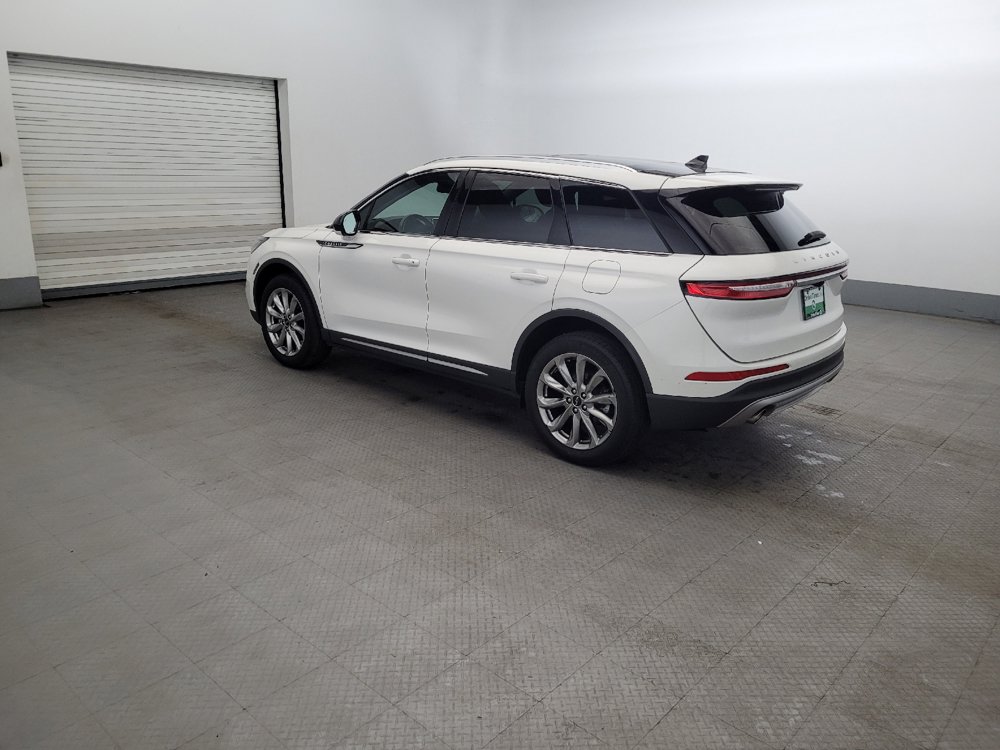 Used 2022 Lincoln Corsair AWD w/ Premium Package image 3