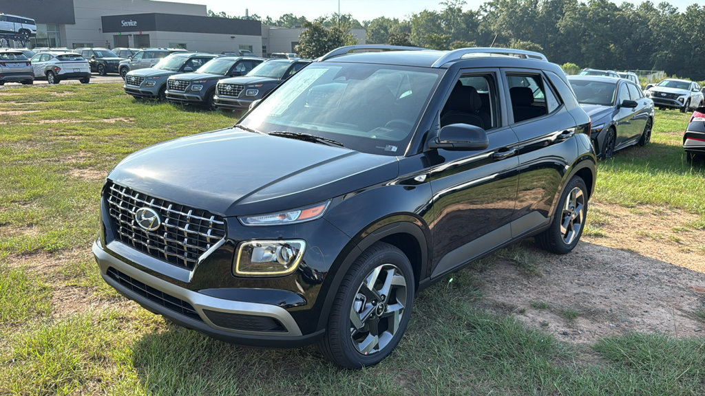 New 2026 Hyundai Venue SEL FWD image 3