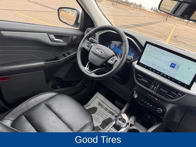 Used 2025 Ford Escape Platinum AWD/4WD image 15