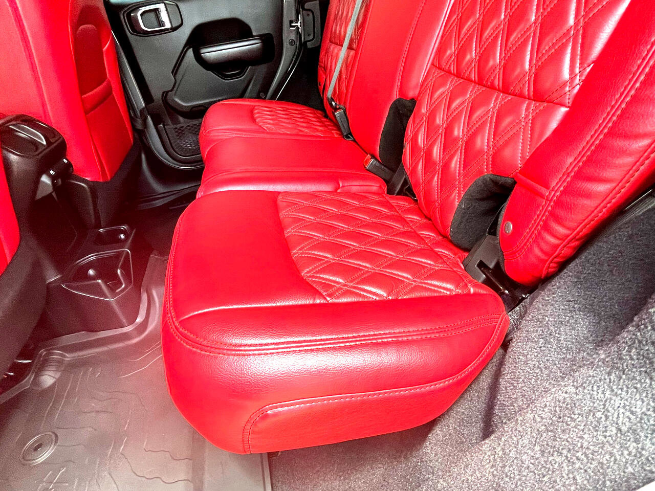 Used 2019 Jeep Wrangler Unlimited Sport S image 38