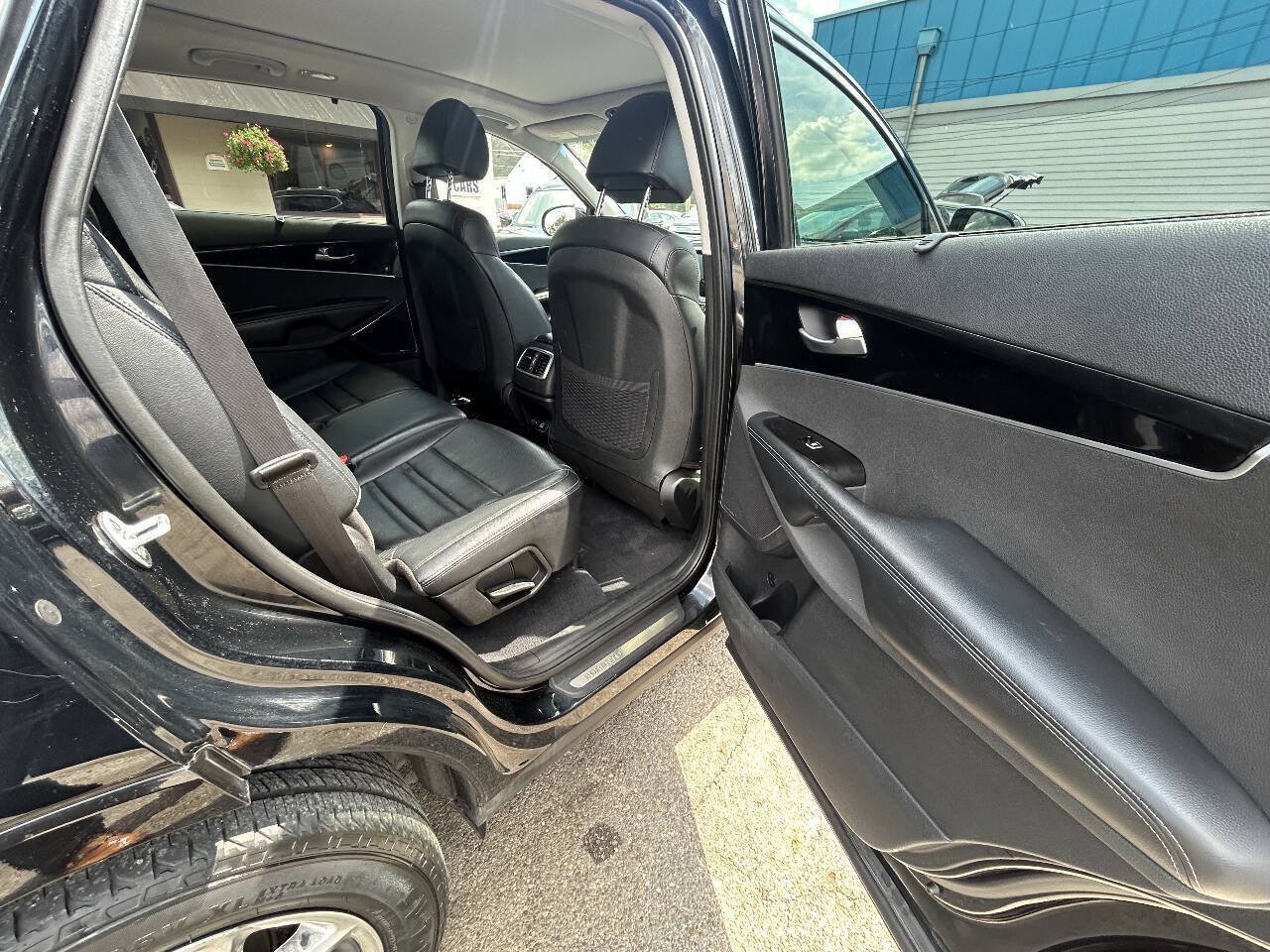 Used 2019 Kia Sorento SX w/ SX Touring Package AWD/4WD image 8