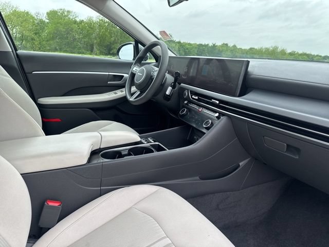 Used 2025 Hyundai Sonata SEL FWD image 14