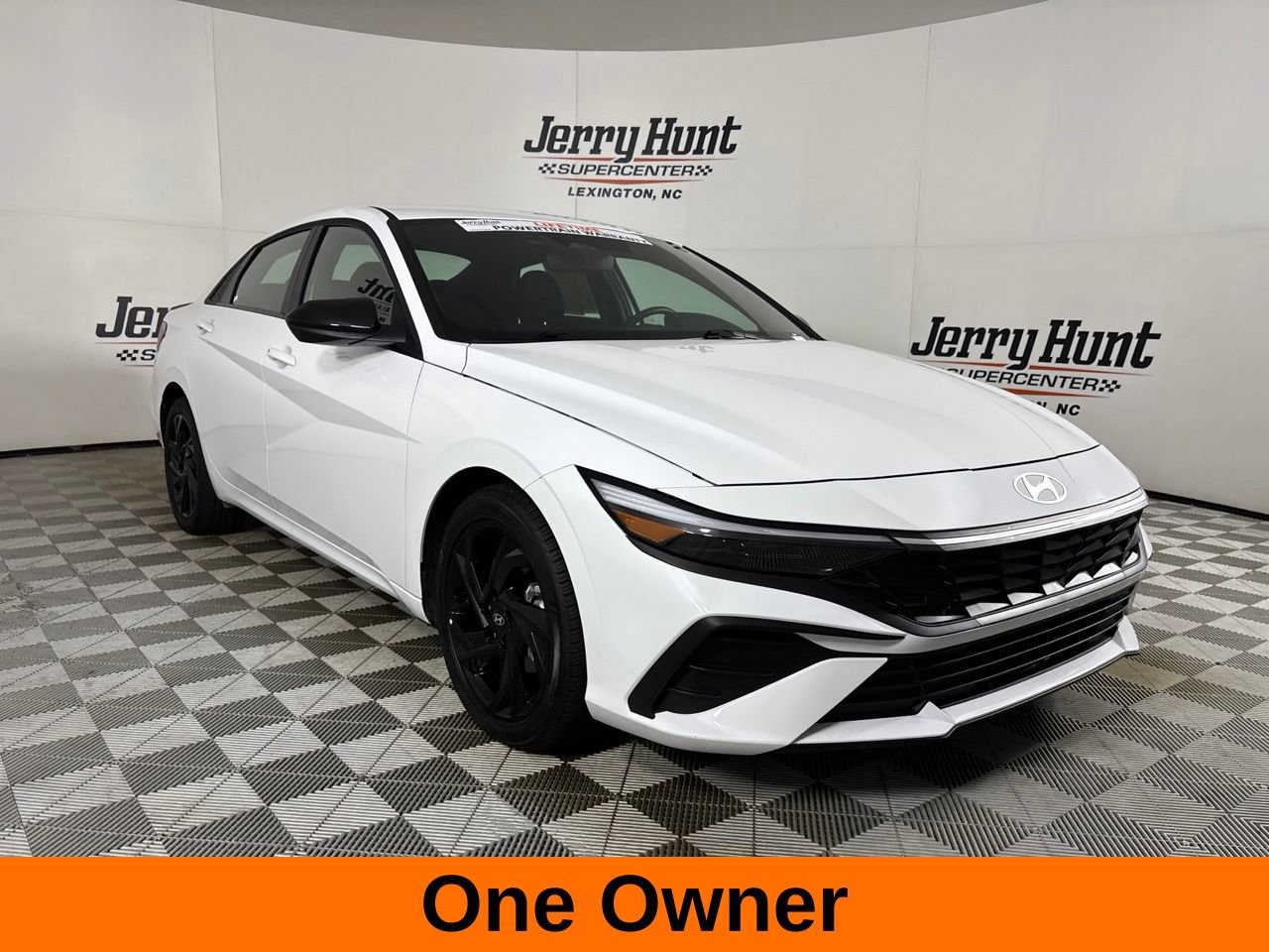 Used 2026 Hyundai Elantra Sport FWD image 4