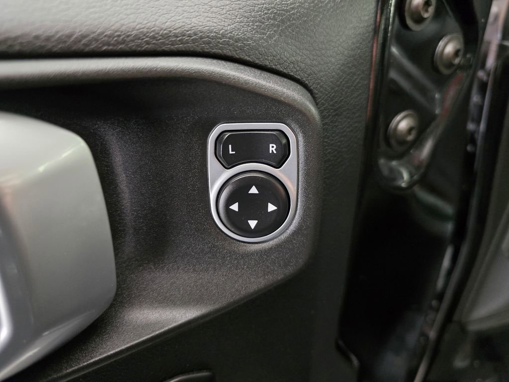 Used 2018 Jeep Wrangler Unlimited Sport S AWD/4WD image 24