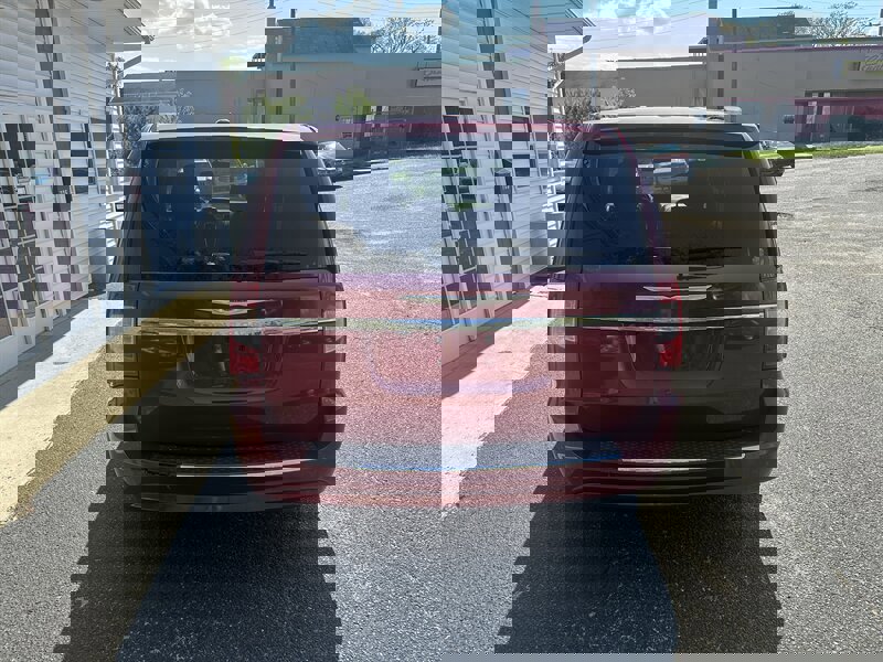 Used 2012 Chrysler Town & Country Touring w/ Entertainment Group #1 image 8