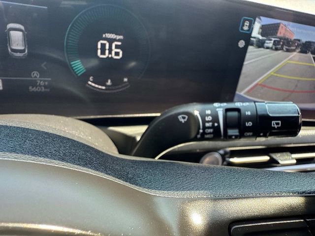 Used 2025 Hyundai Tucson SE image 32