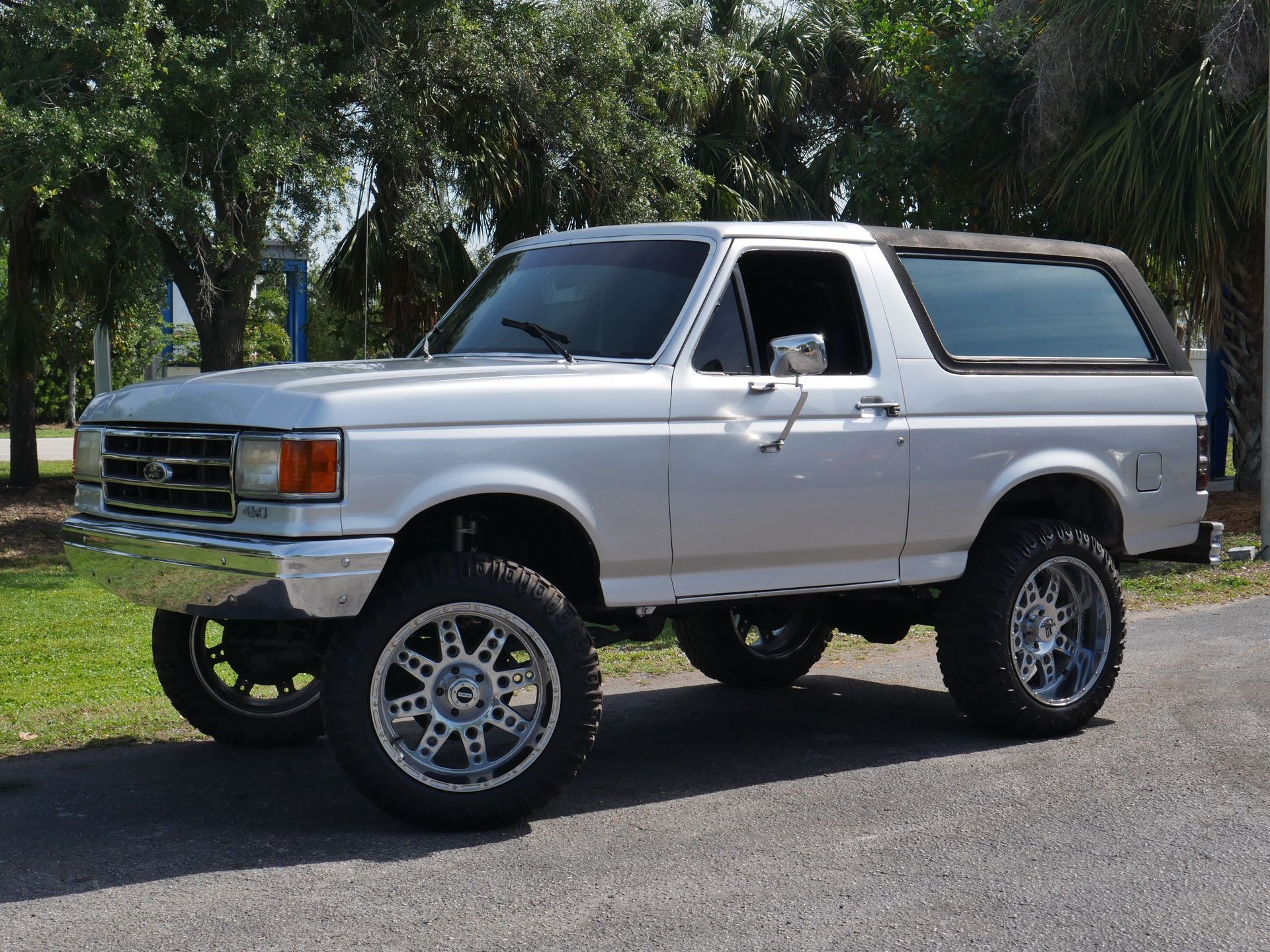 Used 1990 Ford Bronco AWD/4WD image 9