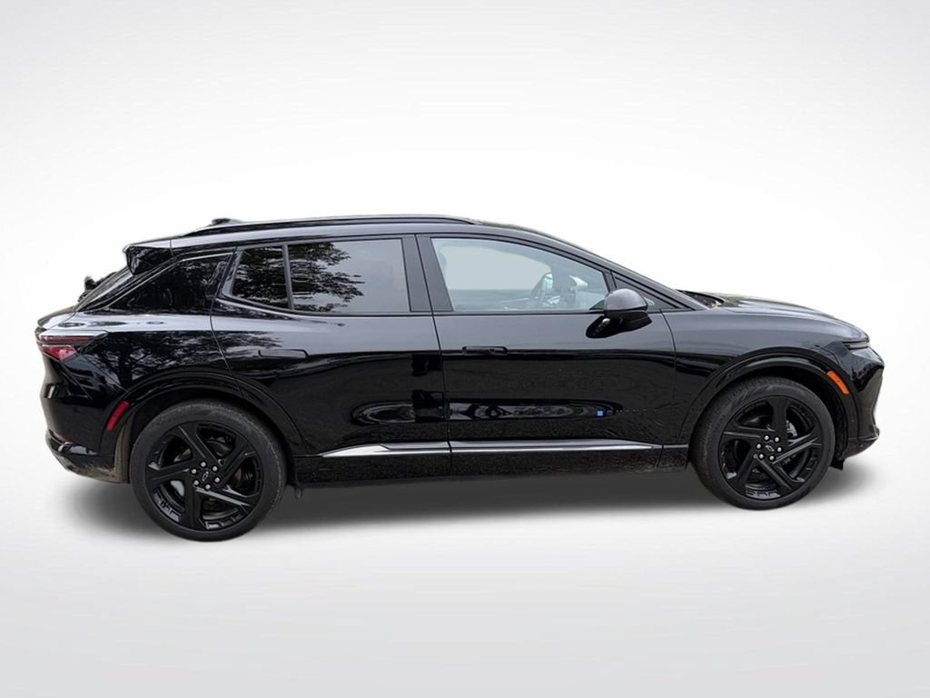 Used 2024 Chevrolet Equinox EV RS FWD image 8