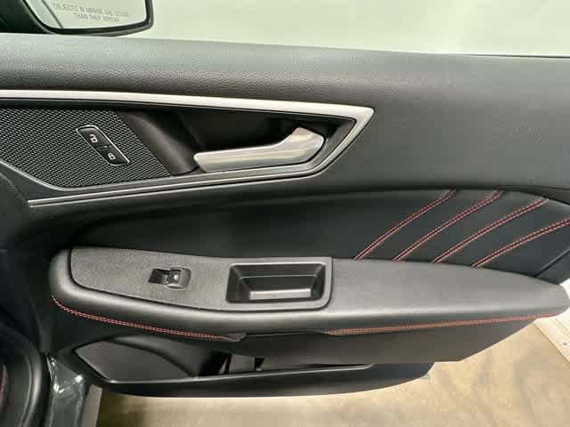 Used 2021 Ford Edge ST-Line AWD/4WD image 24