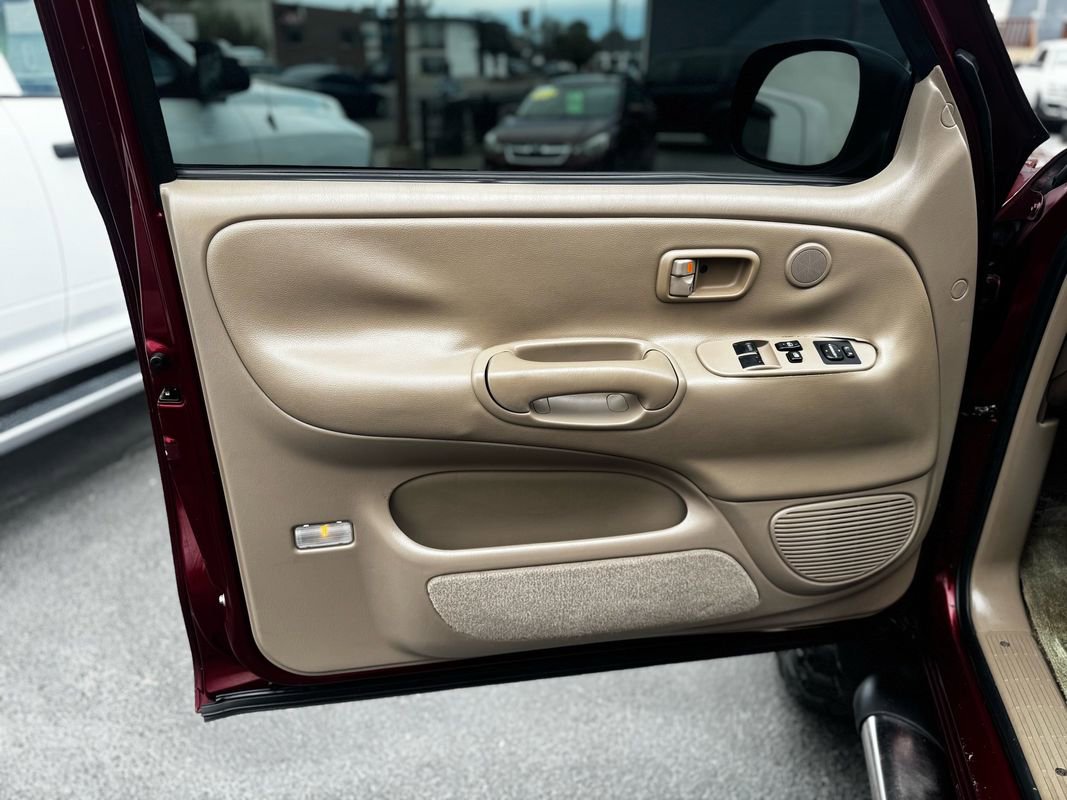 Used 2003 Toyota Tundra Limited image 19