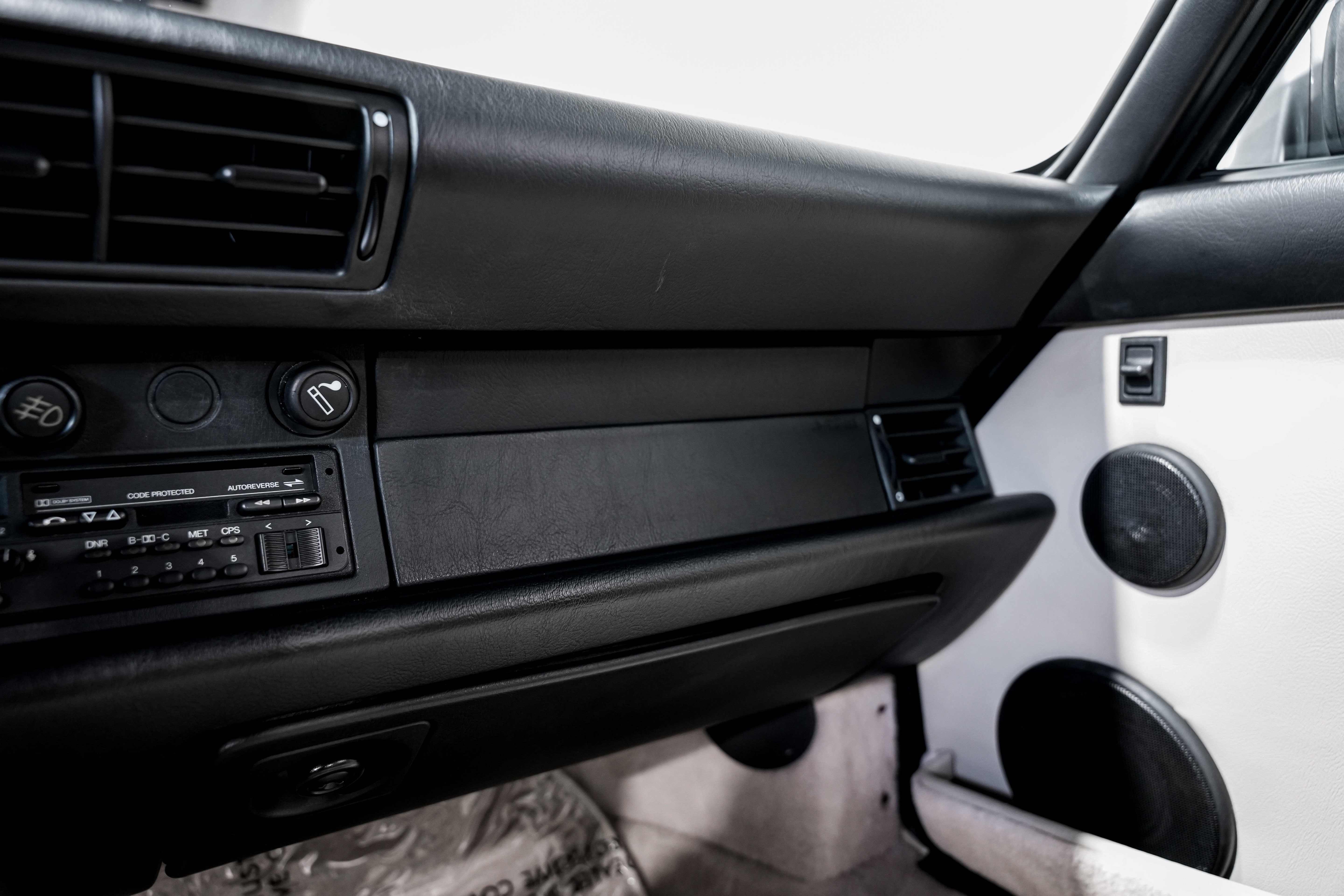 Used 1990 Porsche 911 Carrera image 17