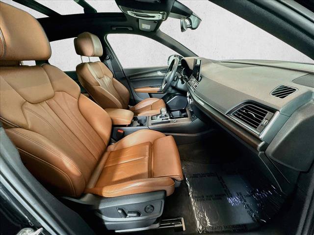 Used 2023 Audi Q5 e Premium w/ Convenience Package AWD/4WD image 27