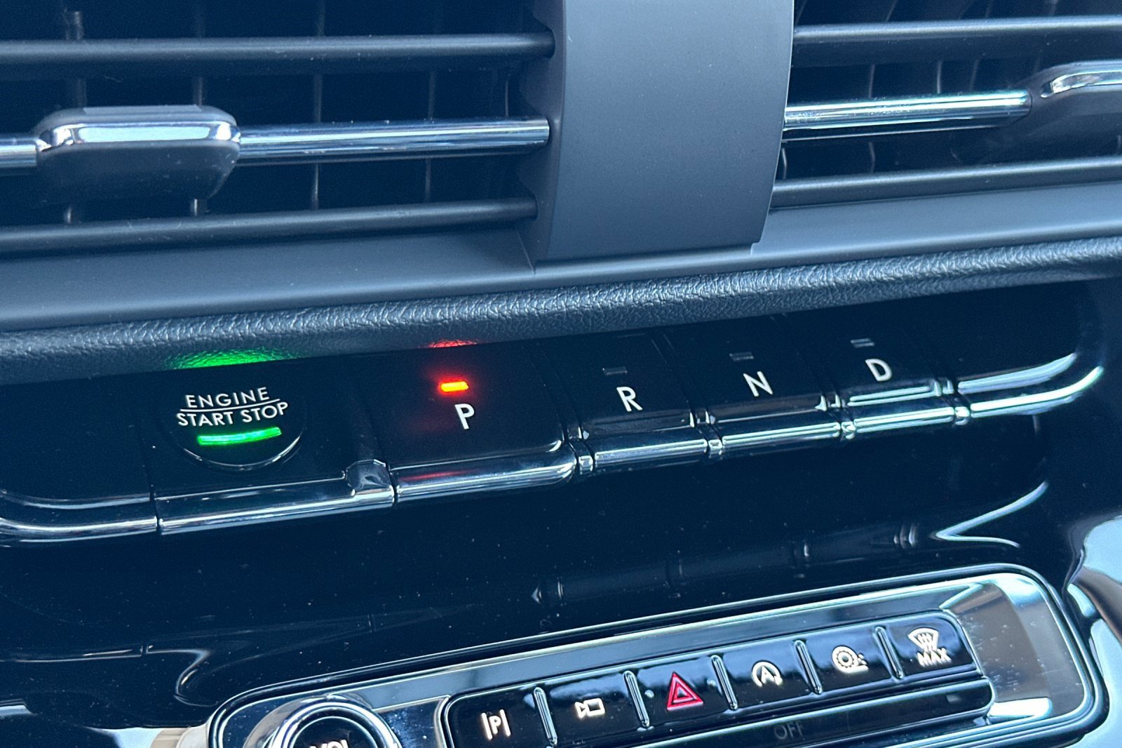 New 2025 Lincoln Corsair Reserve w/ Equipment Group 202A image 20