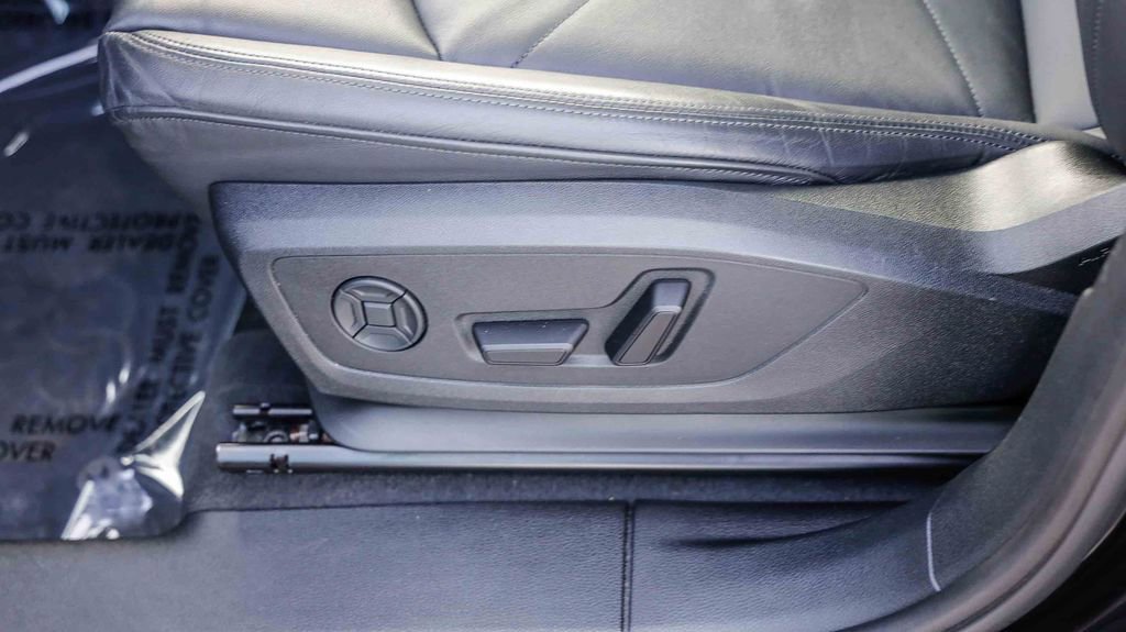 Used 2025 Audi Q3 2.0T Premium image 26