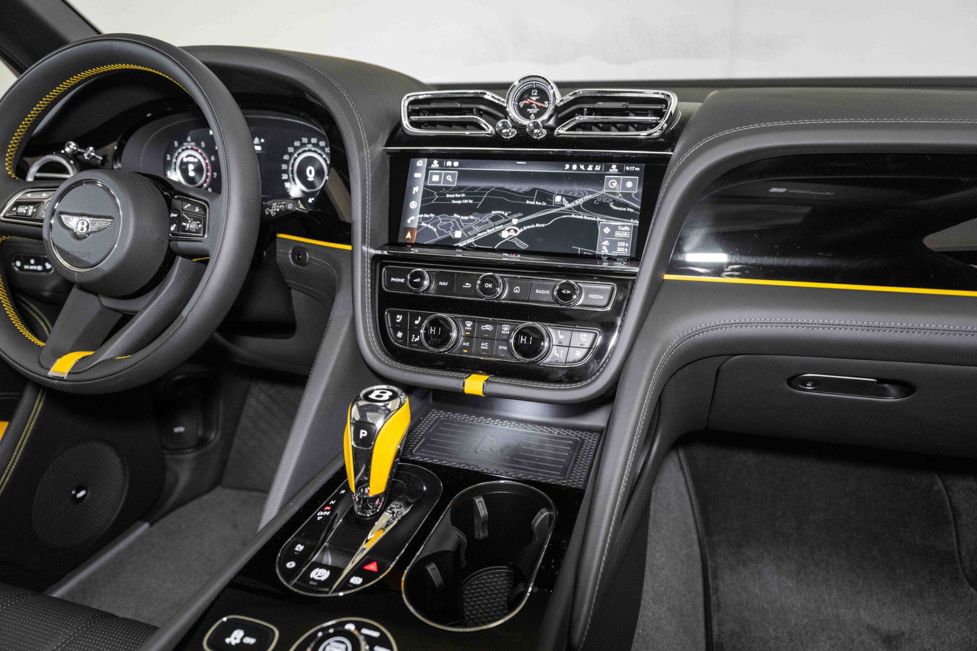 Certified 2024 Bentley Bentayga image 31