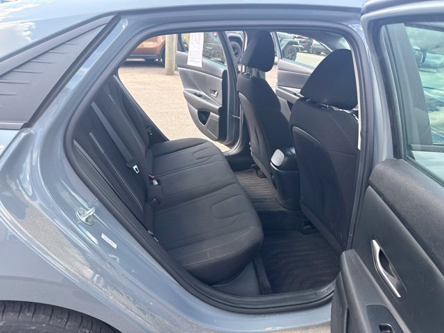 Used 2022 Hyundai Elantra SEL FWD image 11