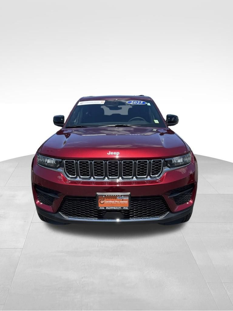 Used 2025 Jeep Grand Cherokee Laredo X w/ Luxury Tech Group I AWD/4WD image 5