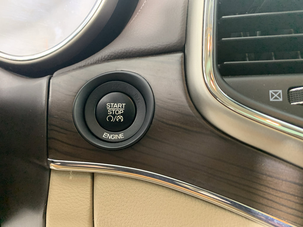 Used 2014 Jeep Grand Cherokee Overland image 18