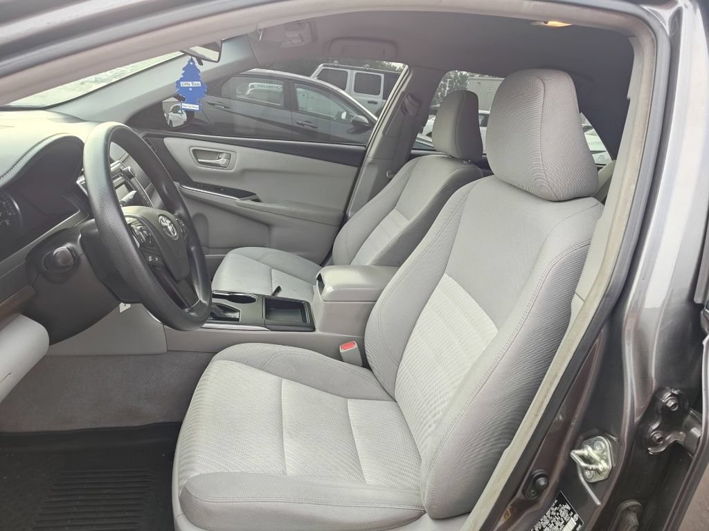 Used 2016 Toyota Camry LE FWD image 7