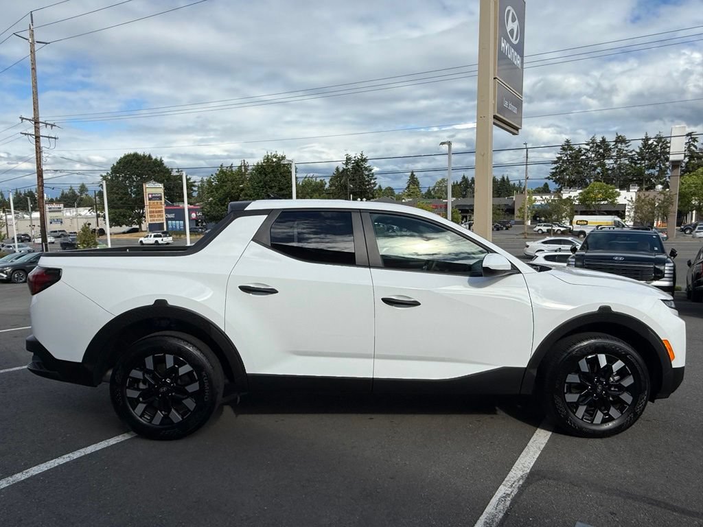Certified 2025 Hyundai Santa Cruz SE FWD image 6
