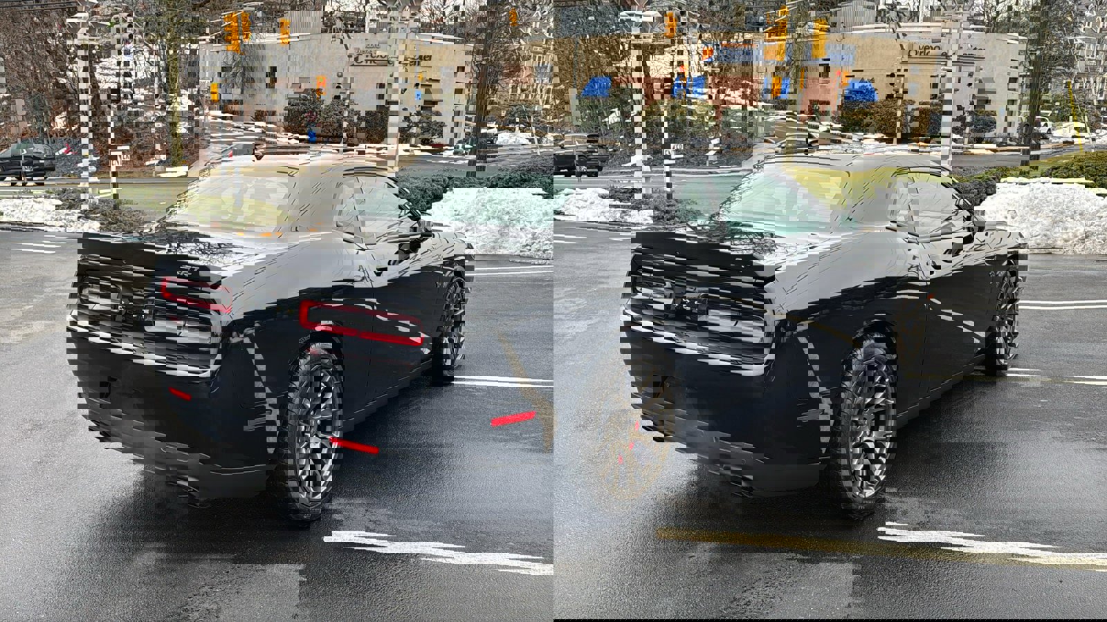 Used 2016 Dodge Challenger SRT Hellcat image 9