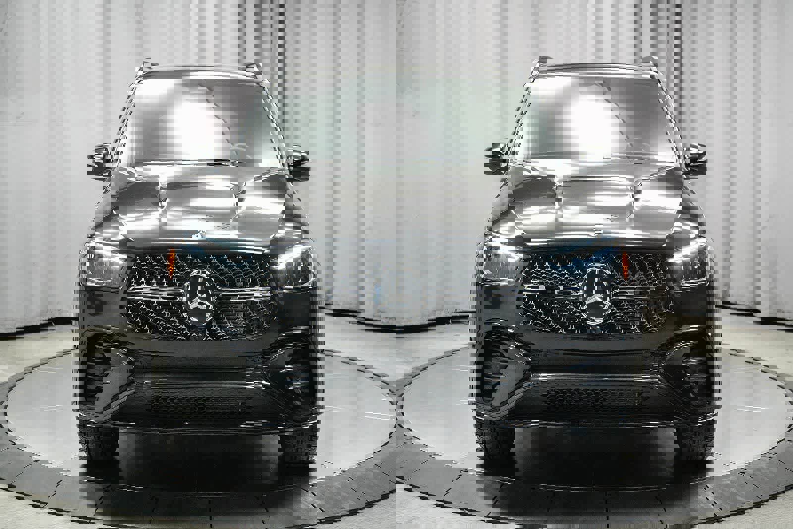 Used 2025 Mercedes-Benz GLE 450 4MATIC image 2