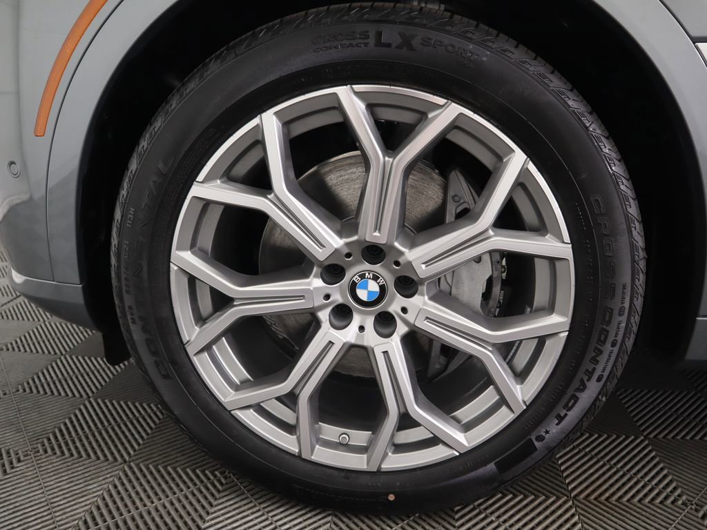 Used 2026 BMW X7 xDrive40i w/ Premium Package image 33