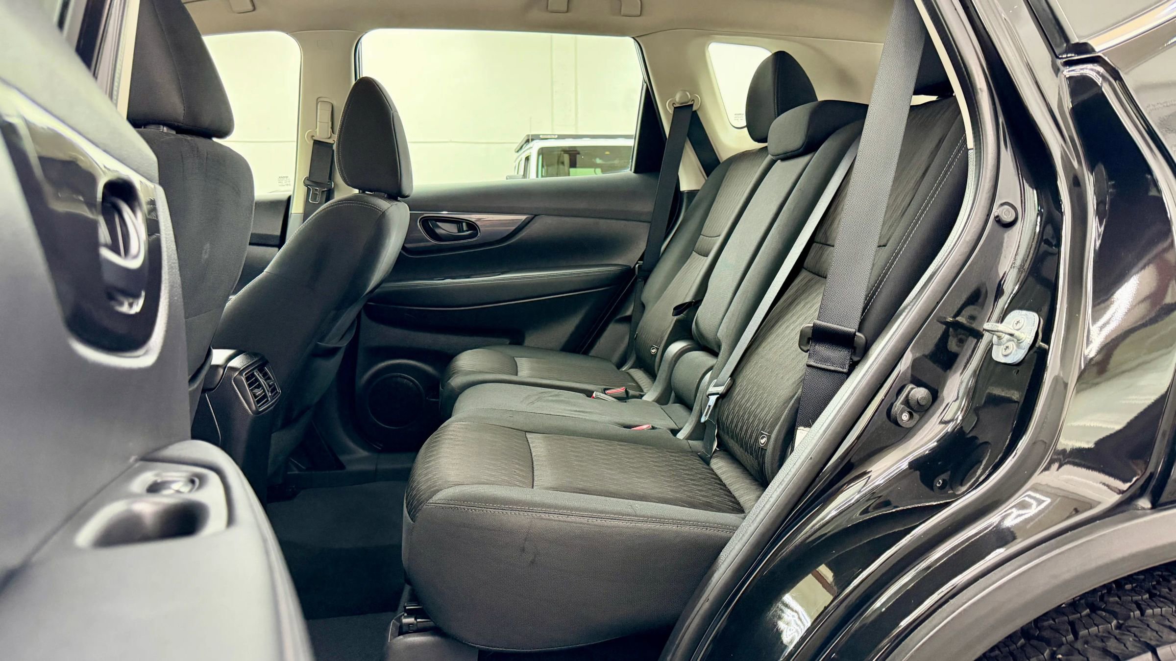 Used 2019 Nissan Rogue S image 10