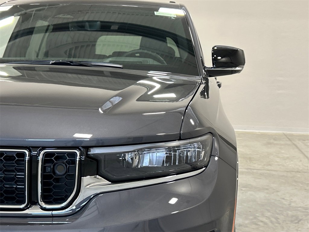 New 2025 Jeep Grand Cherokee Overland w/ Adv Protech Group III image 10