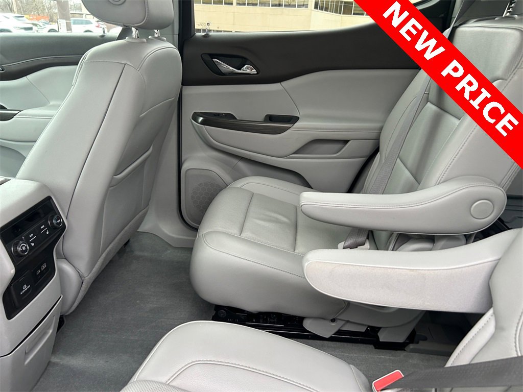 Used 2023 GMC Acadia SLT w/ Technology Package image 19