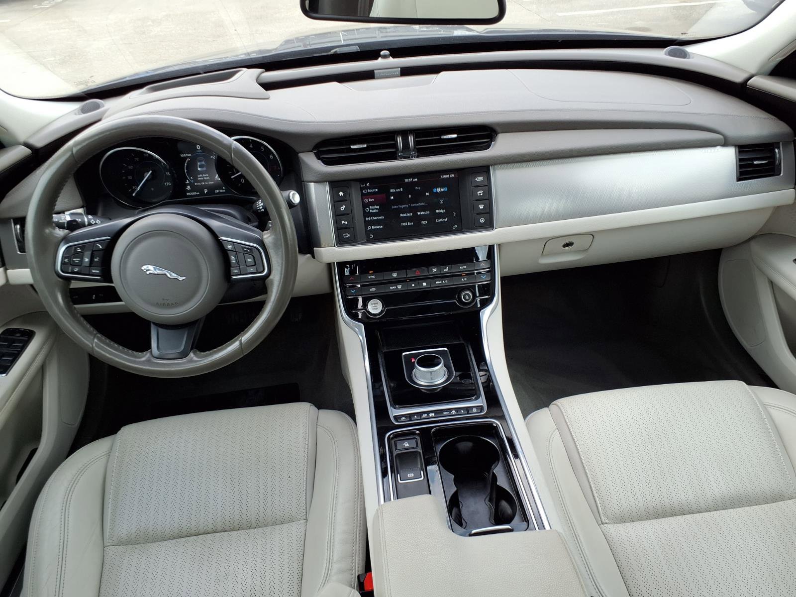 Used 2016 Jaguar XF Prestige image 4