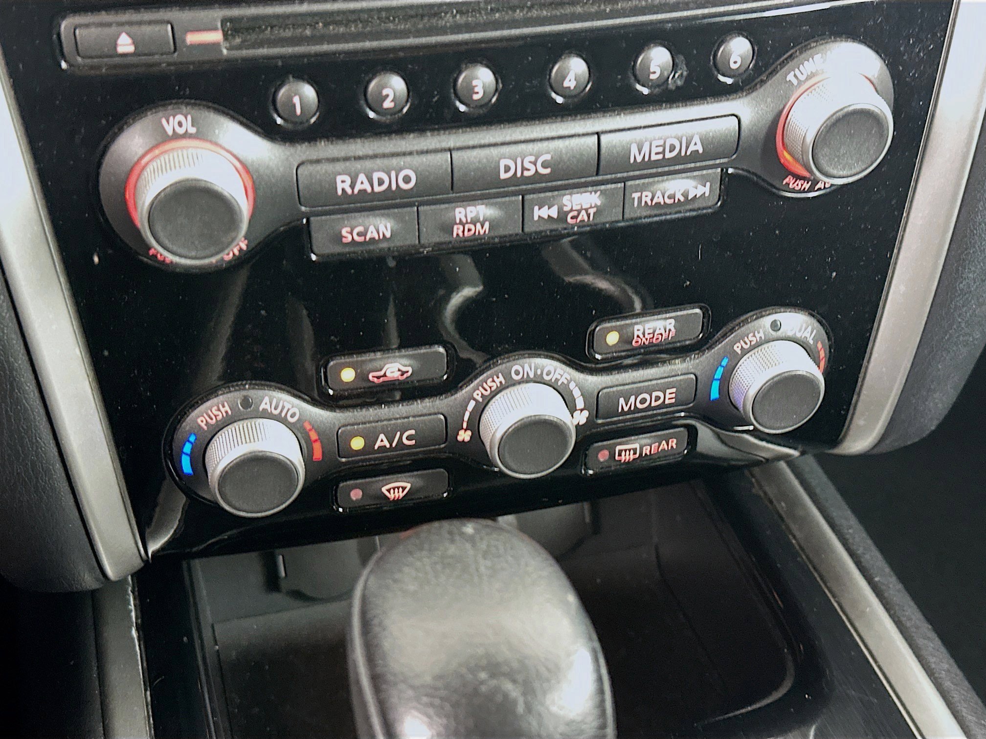 Used 2017 Nissan Pathfinder SV image 23