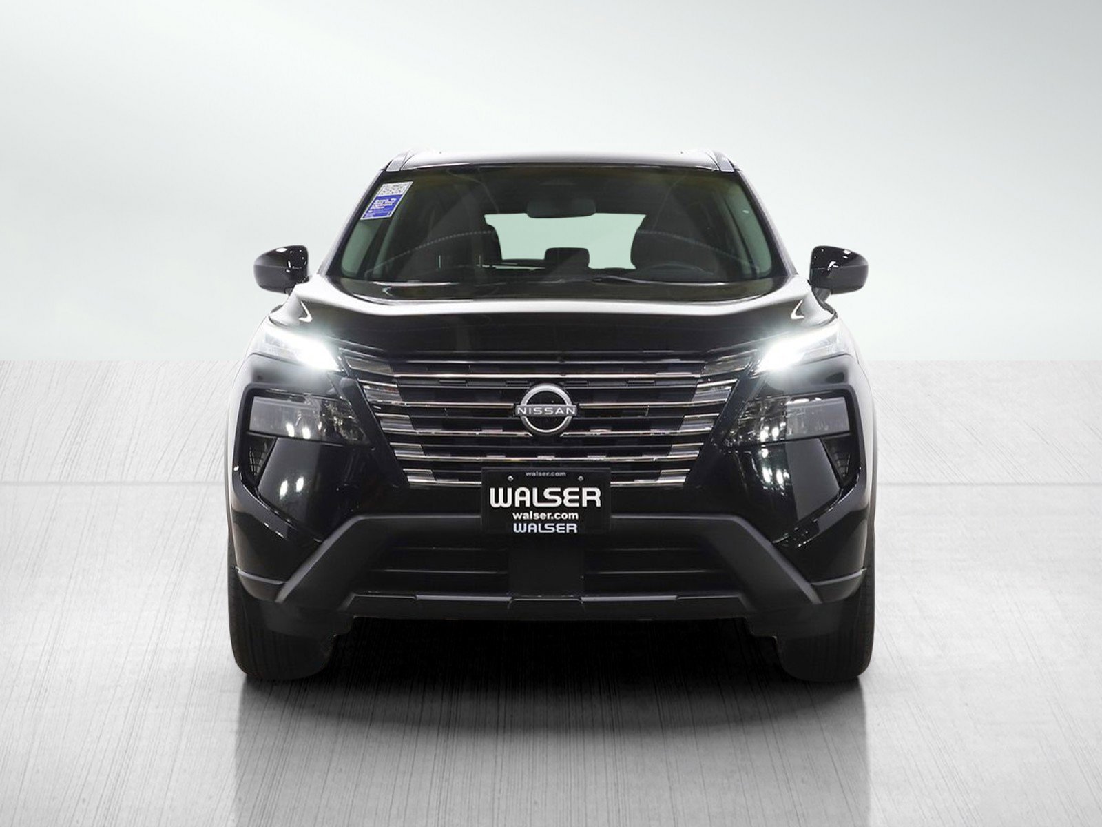 Used 2024 Nissan Rogue SV w/ SV Premium Package image 8