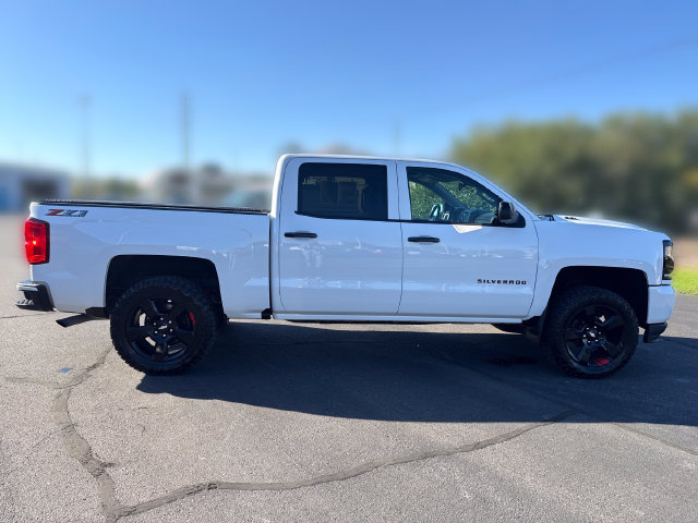 Used 2018 Chevrolet Silverado 1500 LTZ Z71 w/ Redline Edition AWD/4WD image 6