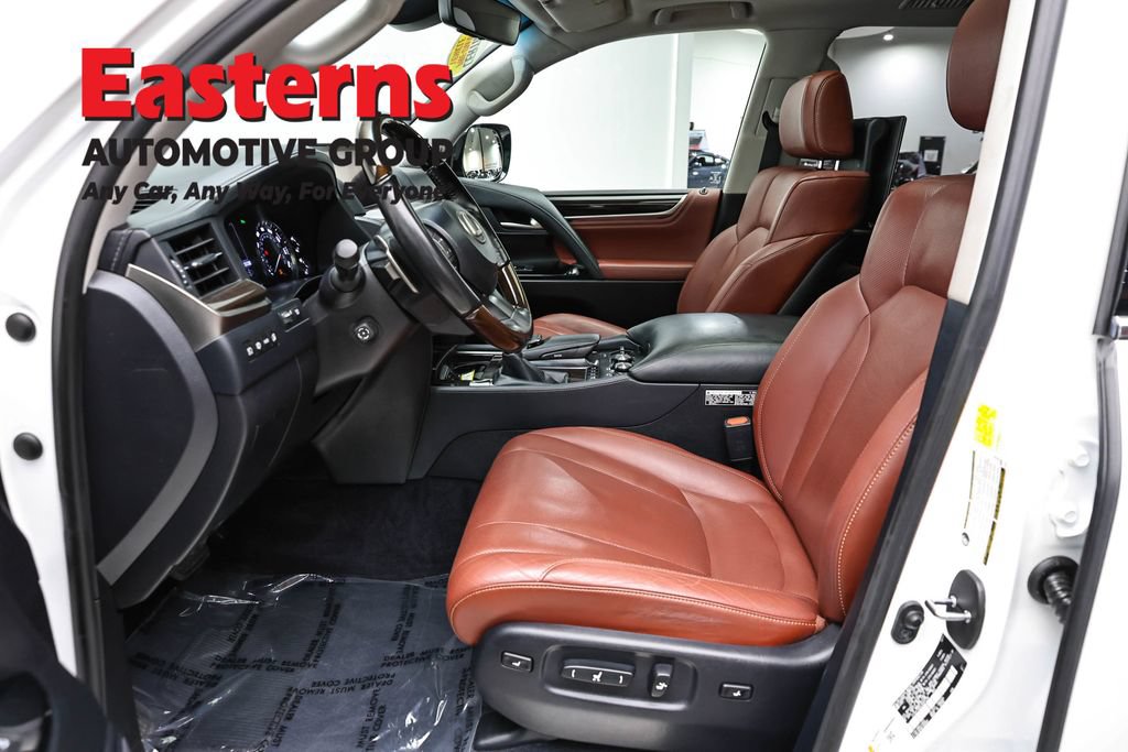 Used 2018 Lexus LX 570 4WD w/ Luxury Package image 13