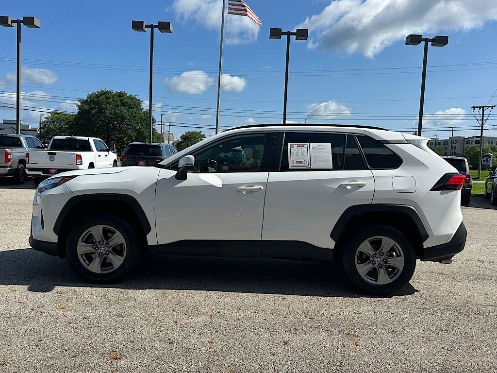 Used 2024 Toyota RAV4 XLE FWD image 2