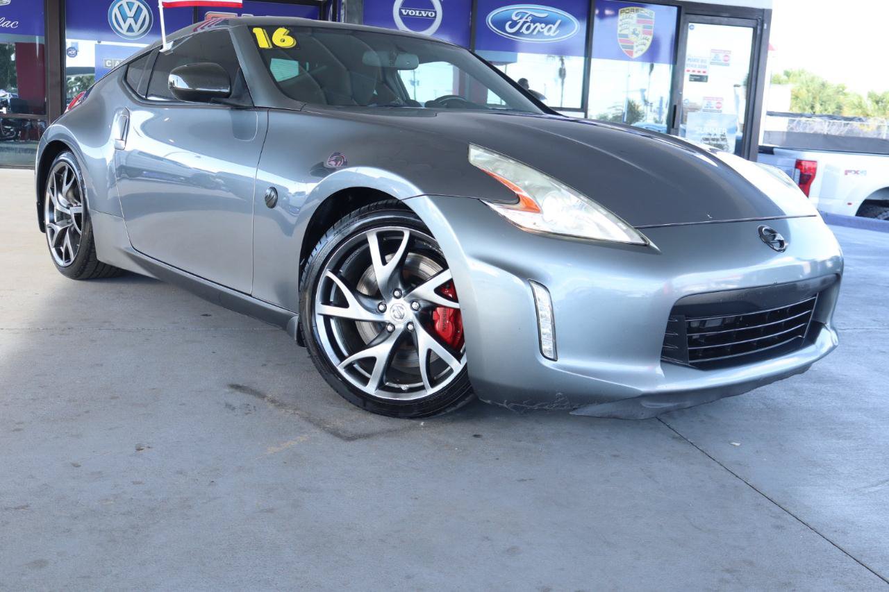 Used 2016 Nissan 370Z Coupe RWD image 3