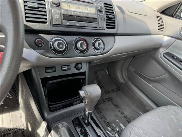 Used 2005 Toyota Camry LE FWD image 14