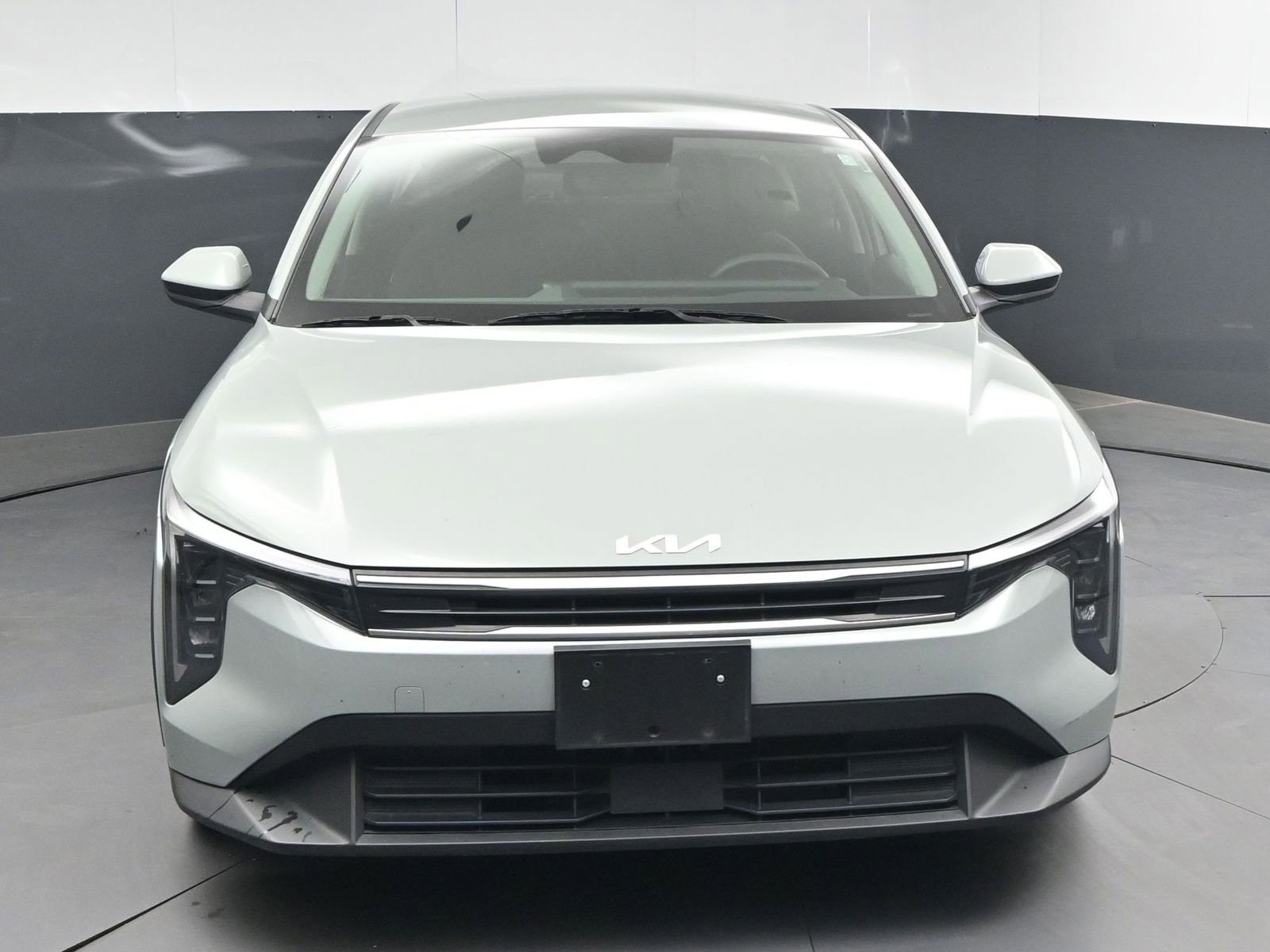 Used 2025 Kia K4 LXS FWD image 2