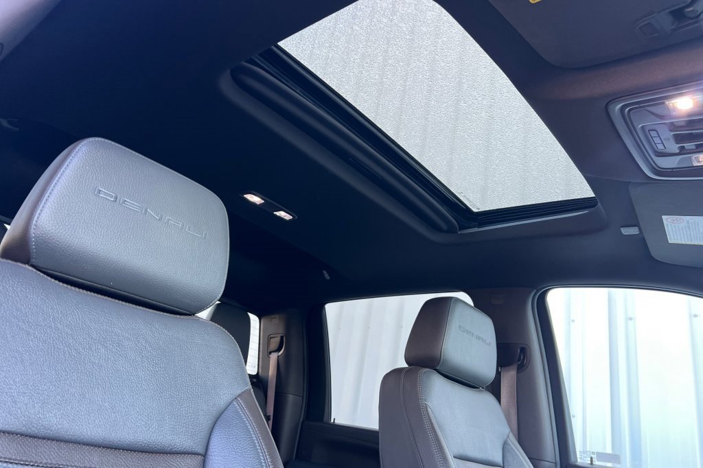 Used 2020 GMC Sierra 3500 Denali w/ Denali Ultimate Package image 13