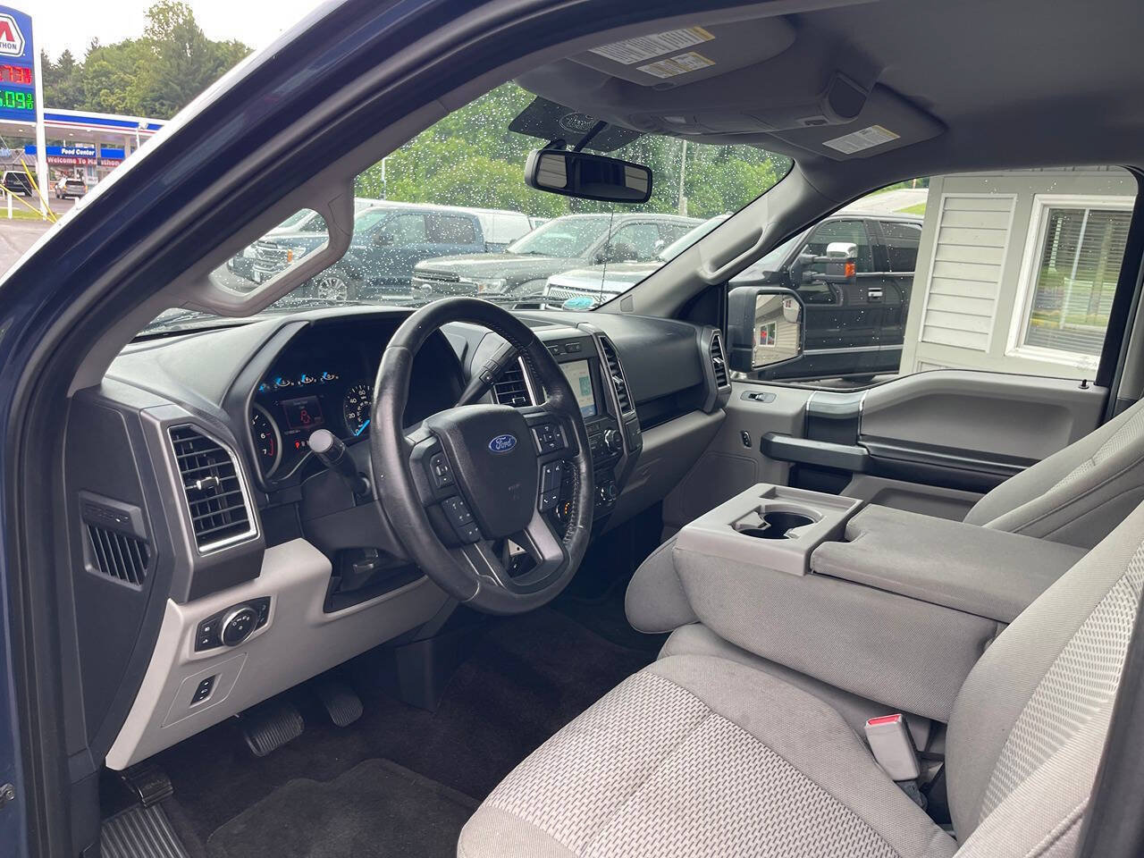 Used 2017 Ford F150 XLT w/ Equipment Group 302A Luxury AWD/4WD image 19