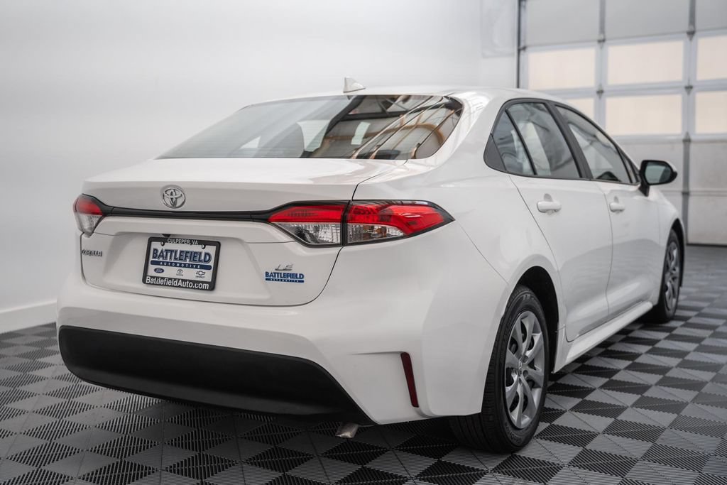 Used 2023 Toyota Corolla LE FWD image 5