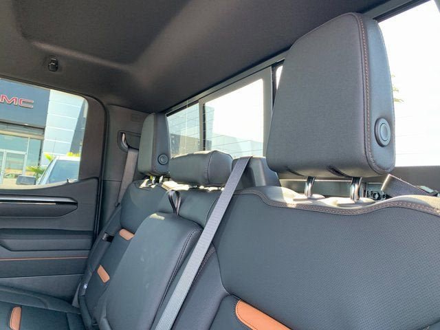 New 2026 GMC Sierra 1500 AT4 w/ AT4 Premium Package AWD/4WD image 11