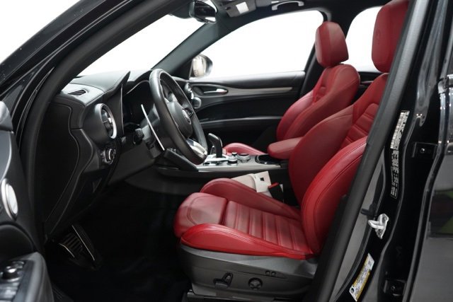 Used 2024 Alfa Romeo Stelvio Veloce image 13